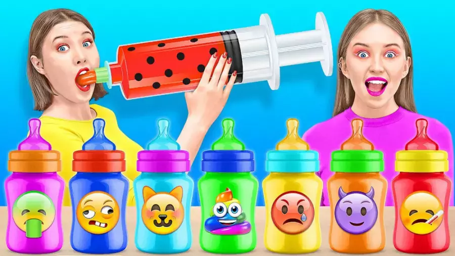 چالش خنده دار خوردن اسلایم های مخفی در داخل جعبه ها ، بانوان سرگرمی و تفریحی