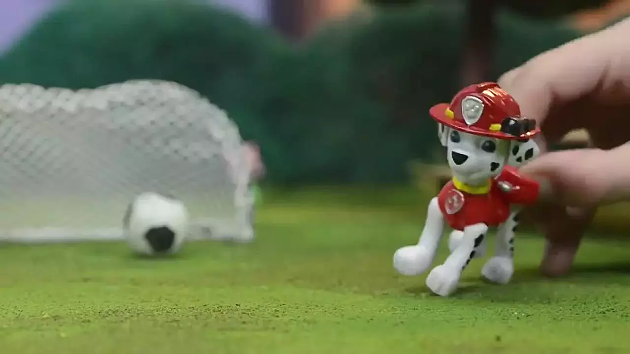 کارتون سگ های نگهبان عروسکی | بازی فوتبال