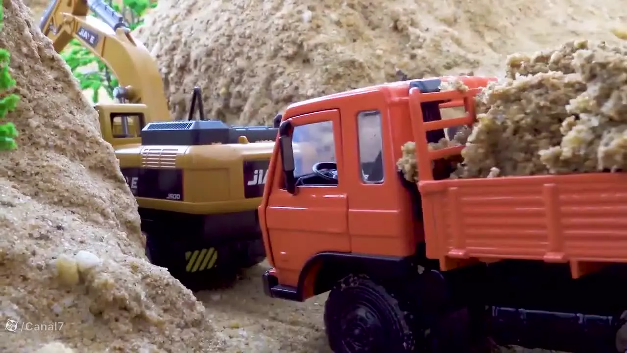 ماشین بازی جدید - ماجرای خنده دار بیل مکانیکی و ماشین کمپرسی - سرگرمی کودک