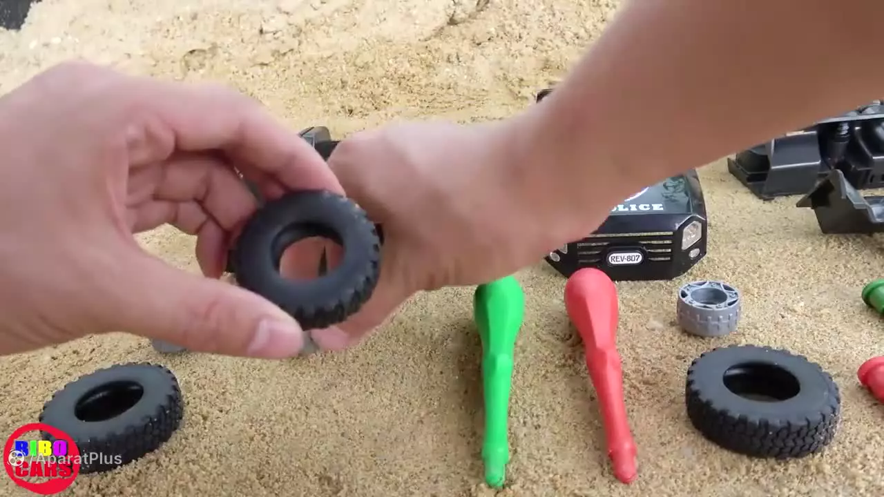 ماشین پلیس اسباب بازی // ماشین بازی کودکانه // داستان خنده دار ماشین ها