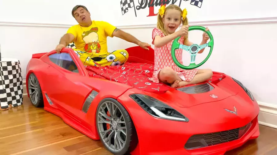 ماجراهای جذاب ناستیا و بابایی در دنیای ماشین بازی!