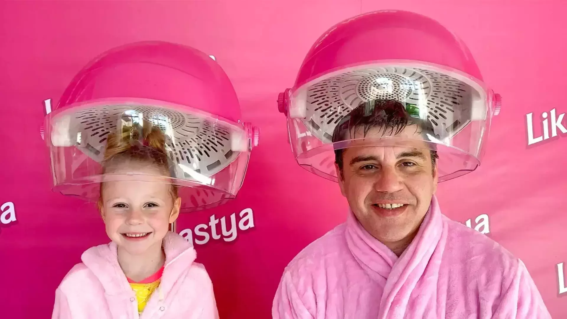 برنامه کودک ناستیا و بابایی جدید: ناستیا در آرایشگاه صورتی!