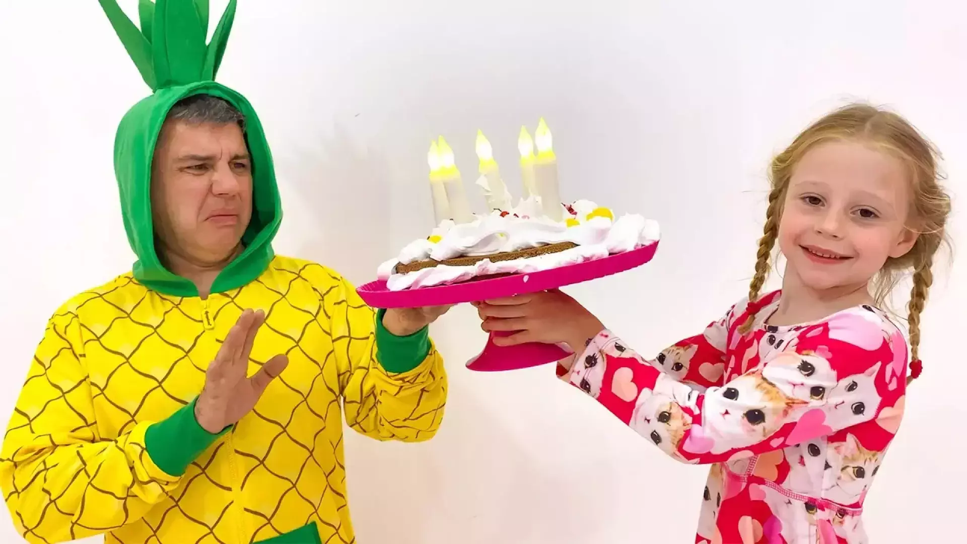 برنامه کودک ناستیا و بابایی جدید: ناستیا و جشن تولد بابا