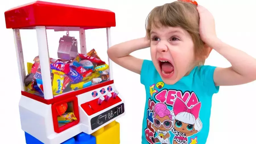 جشن روز کودک با ایوا و مامان: لحظات شاد و خلاقانه!