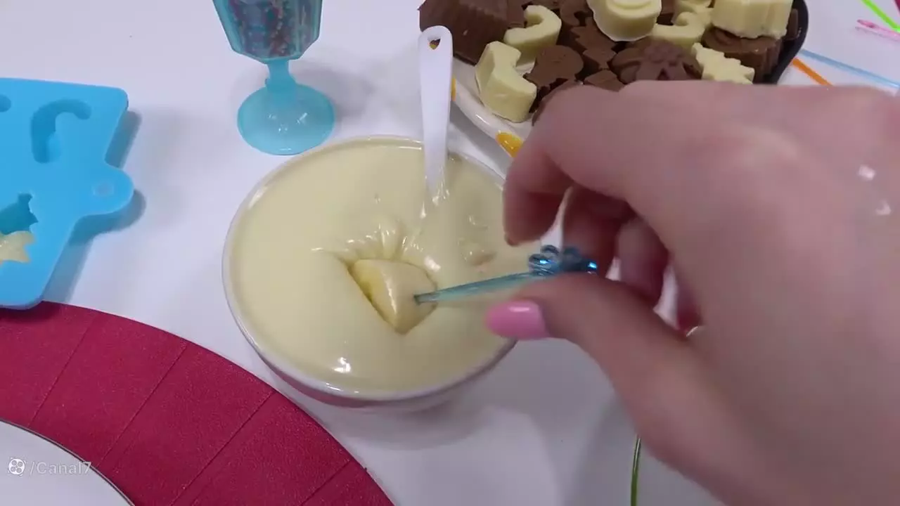 ایوا شو: چالش جذاب شکلات و شیرینی با مامان!