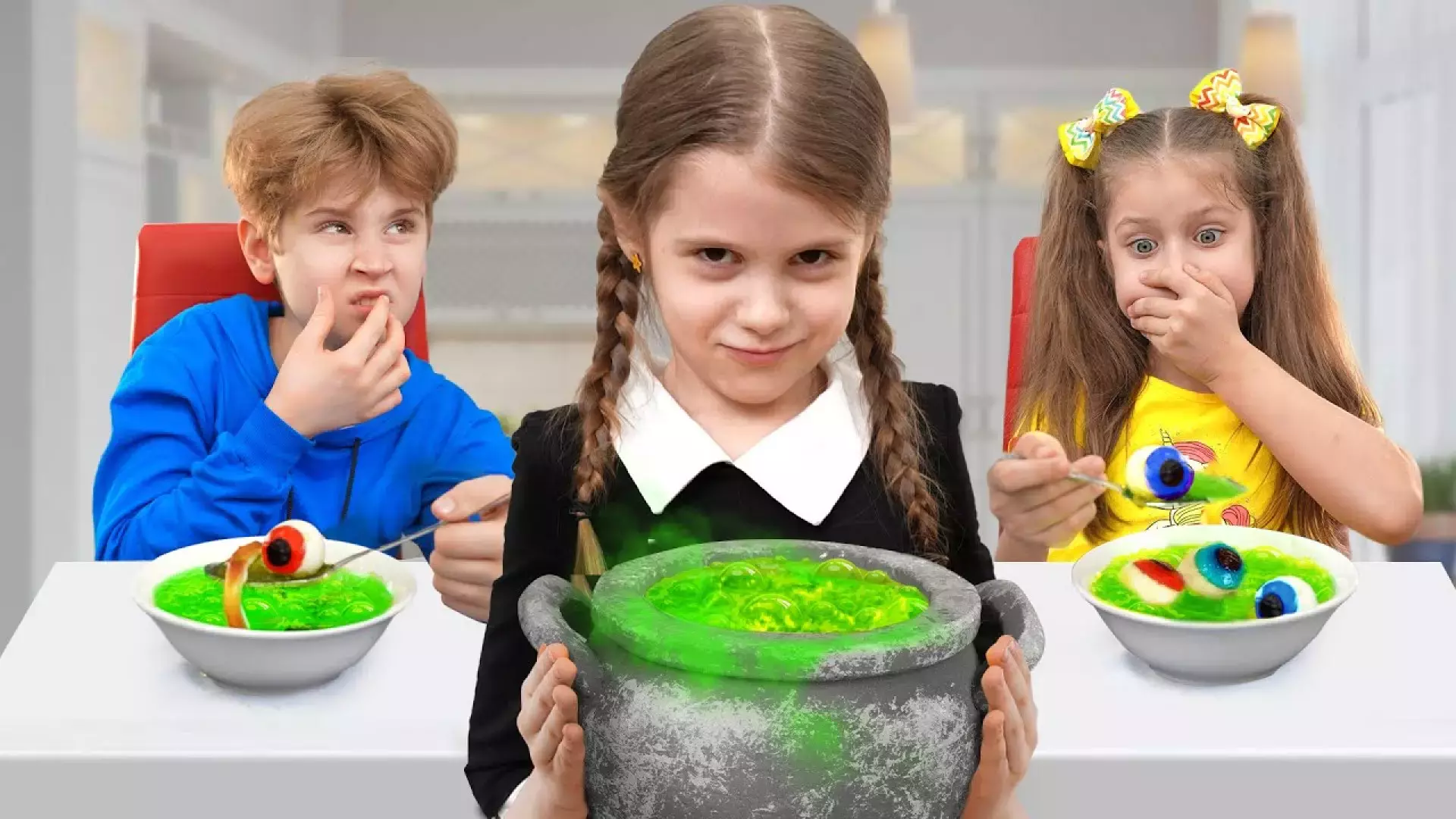 ماجراجویی‌های ایوا و مامان در شب کریسمس جذاب