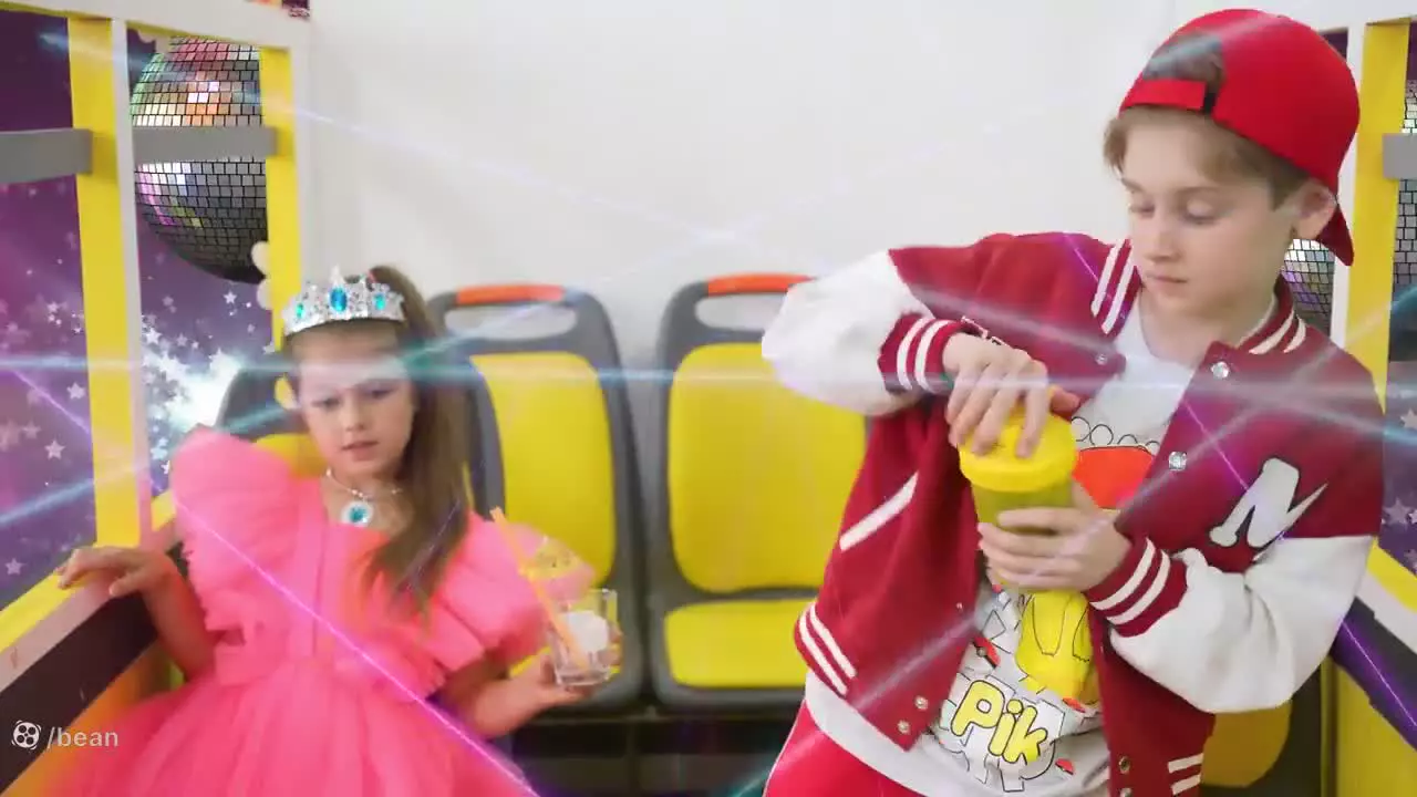 چالش‌های مدرسه با ایوا و مامان: لحظات شاد و آموزنده