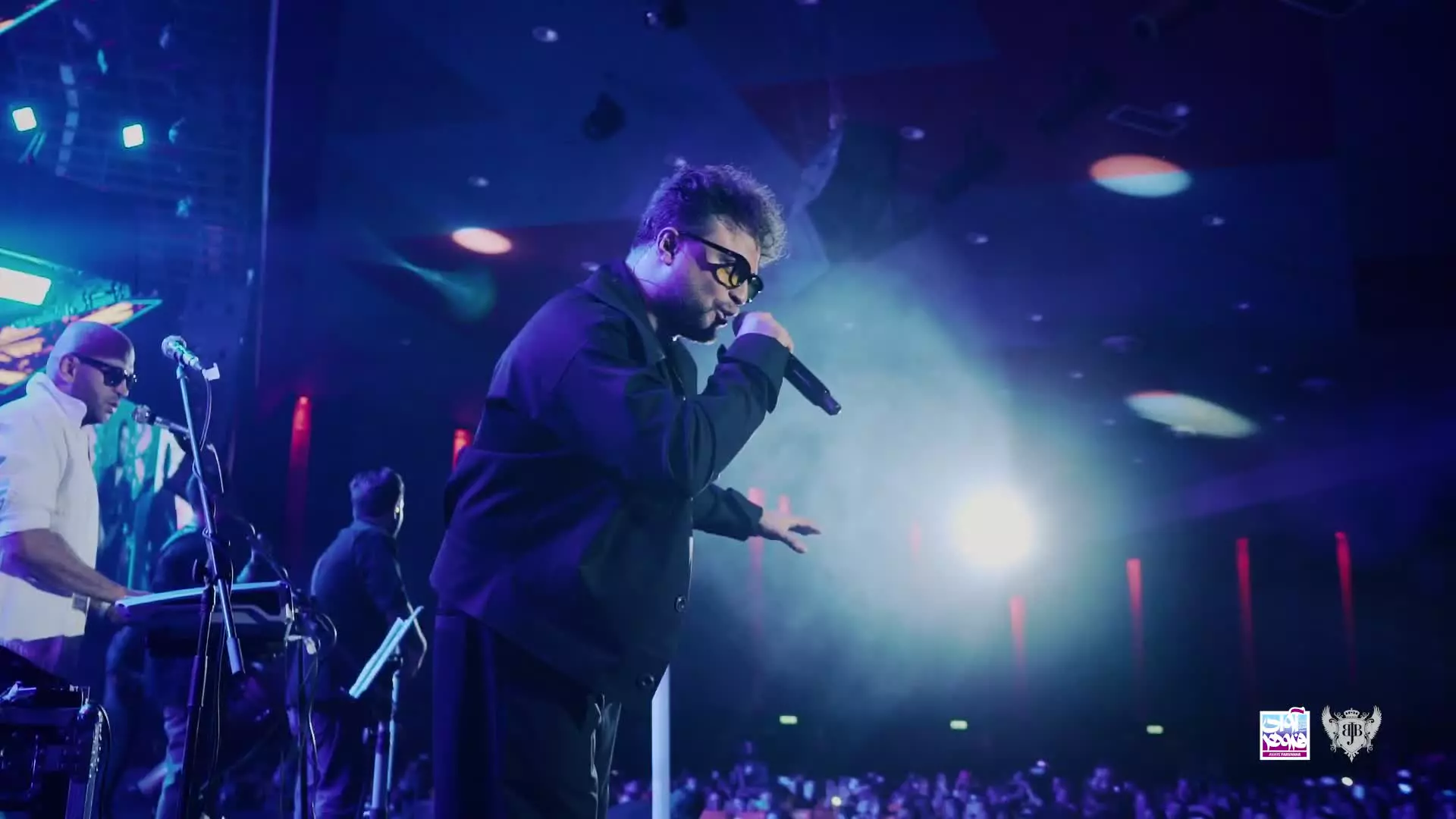 کنسرت بابک جهانبخش اجرای زنده آهنگ میریم جنوب