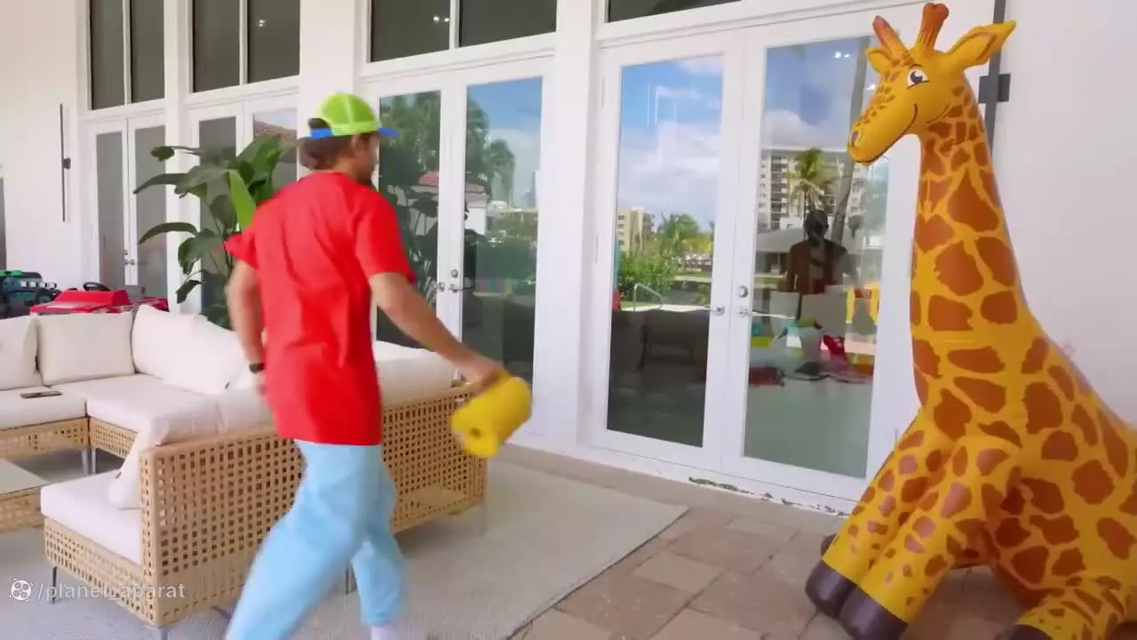 ولا و نیکی. کاوش در دنیای جادویی رنگ ها/چالش ورزشی خنده دار ولاد ونیکی