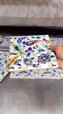 کاشی هفت رنگ با طرح گل و مرغ تولید شده توسط گروه آرچی لرن