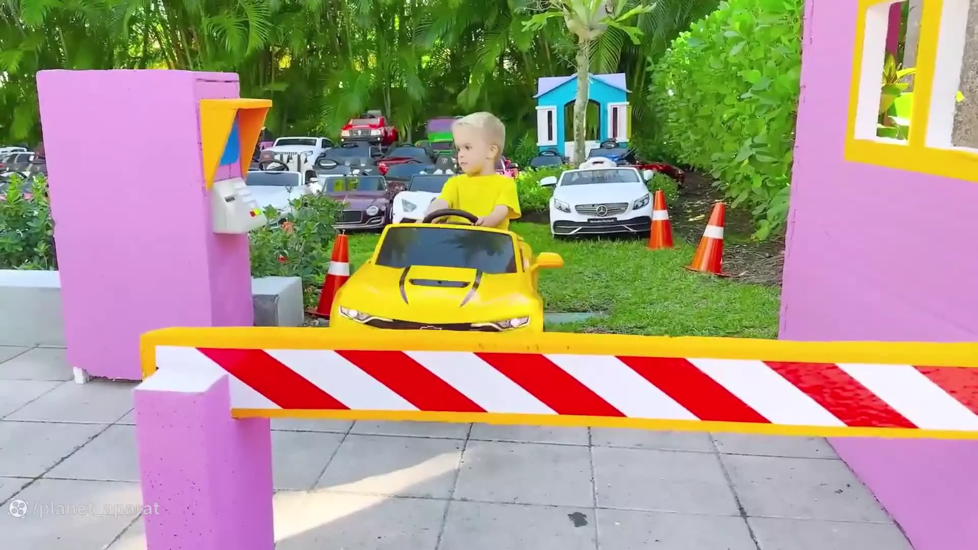 ولاد و نیکی. کاوش در دنیای جادویی رنگ ها/چالش ورزشی خنده دار ولاد ونیکی