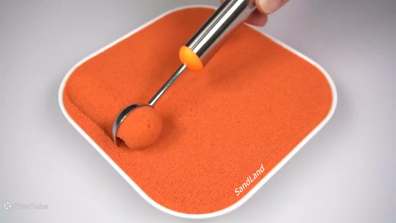 کودکان را با شن جنبشی شگفت‌زده کنید: برنامه‌ای جدید و مفرح!