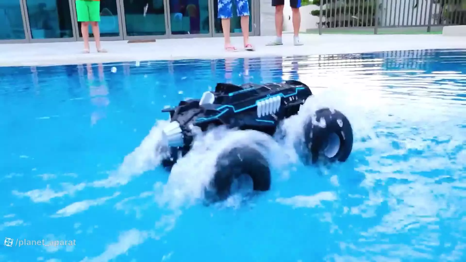 ولاد و نیکی. کلاس درس //چالش ورزشی خنده دار ولاد ونیکی