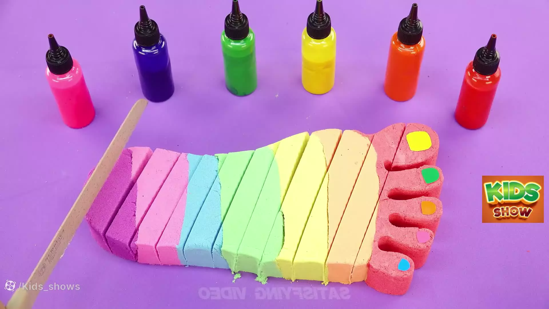 کودکان را با اسباب بازی شن و ماسه شکل پا سرگرم کنید!