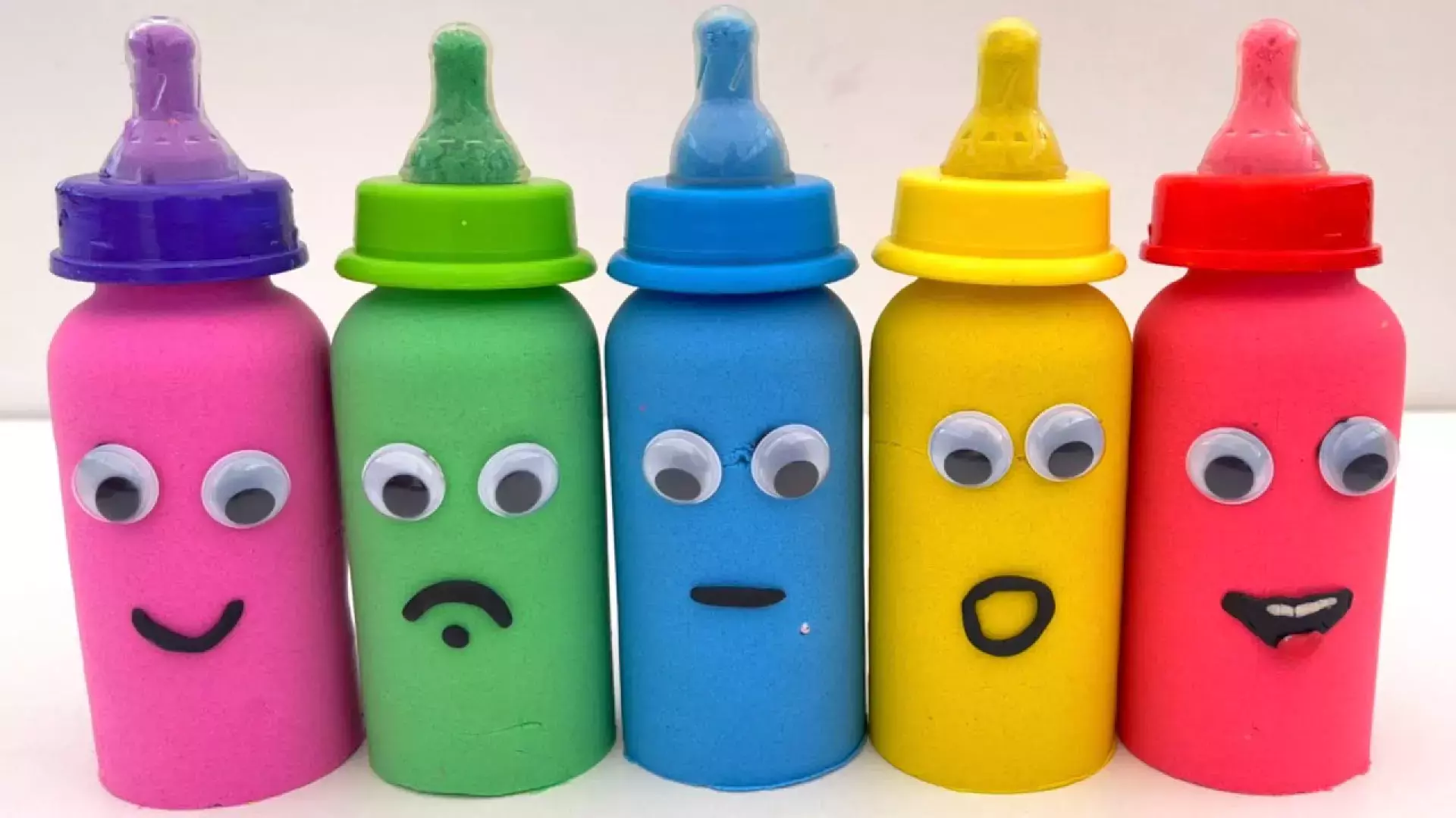 کارتون شن بازی | شبیه شیر های رنگی با شن جنبشی | اسباب بازی ابر قهرمانان