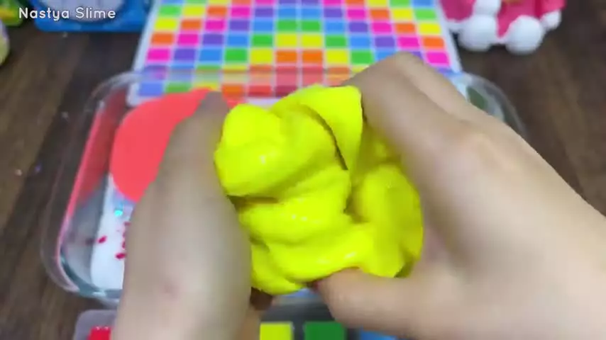 اسلایم کودکانه رنگارنگ - بازی و سرگرمی - اسلایم رنگی بامزه - خمیر رنگی 2024