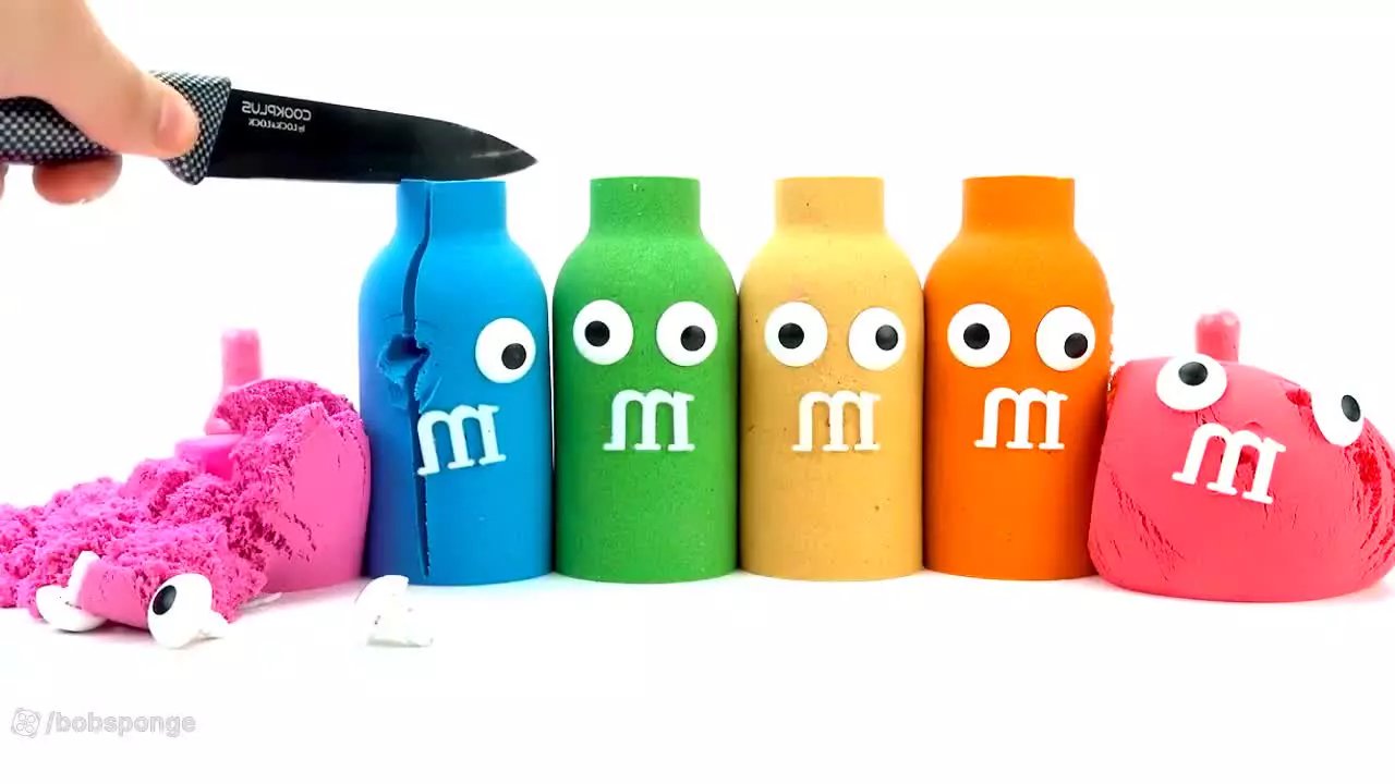 شن بازی کودکانه | ساخت شیشه شیر رنگی با شن جنبشی