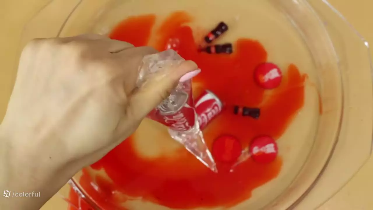 ساخت اسلایم ؛ اسلایم بازی کودکانه ؛ بازی اسلایم شفاف ؛ اسلایم کودک ؛ اسلایم بازی