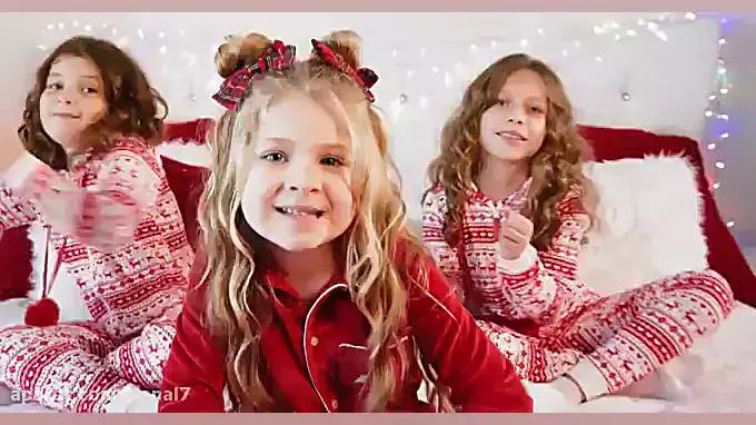 کلیپ آهنگ دیانا و روما | تبریک سال نو میلادی | جشن کریسمس مبارک