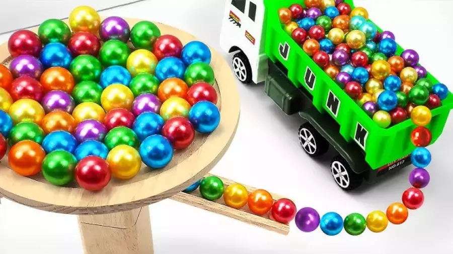 ماشین بازی تیله رنگی ، فیلم ماشین بازی رنگی ، ماشین اسباب اسباب بازی تیله ی