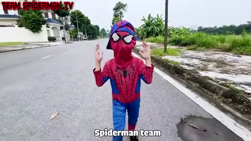 مرد عنکبوتی کوچولو در چالش بامزه کودکانه