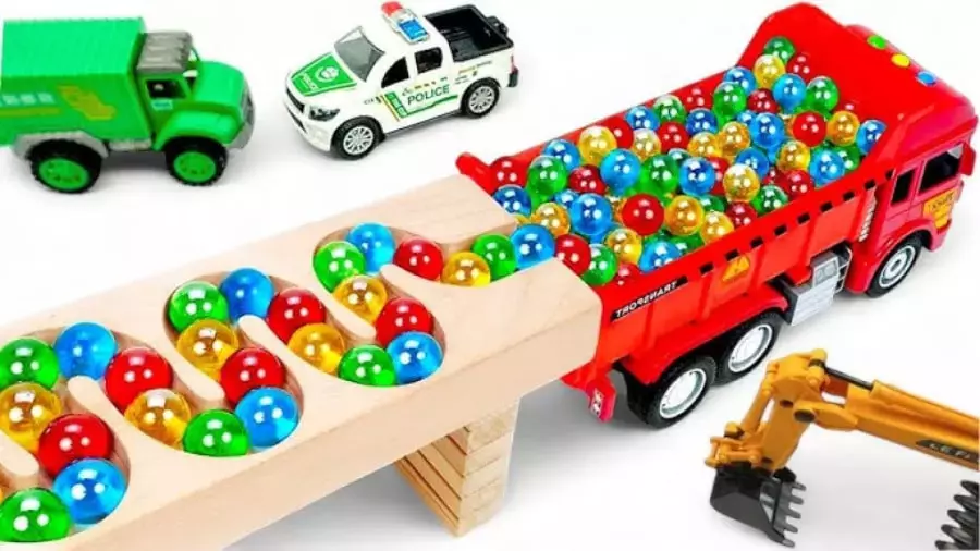 ماشین بازی تیله ی رنگی / کلیپ ماشین بازی / ماشین اسباب بازی / ماشین رنگی