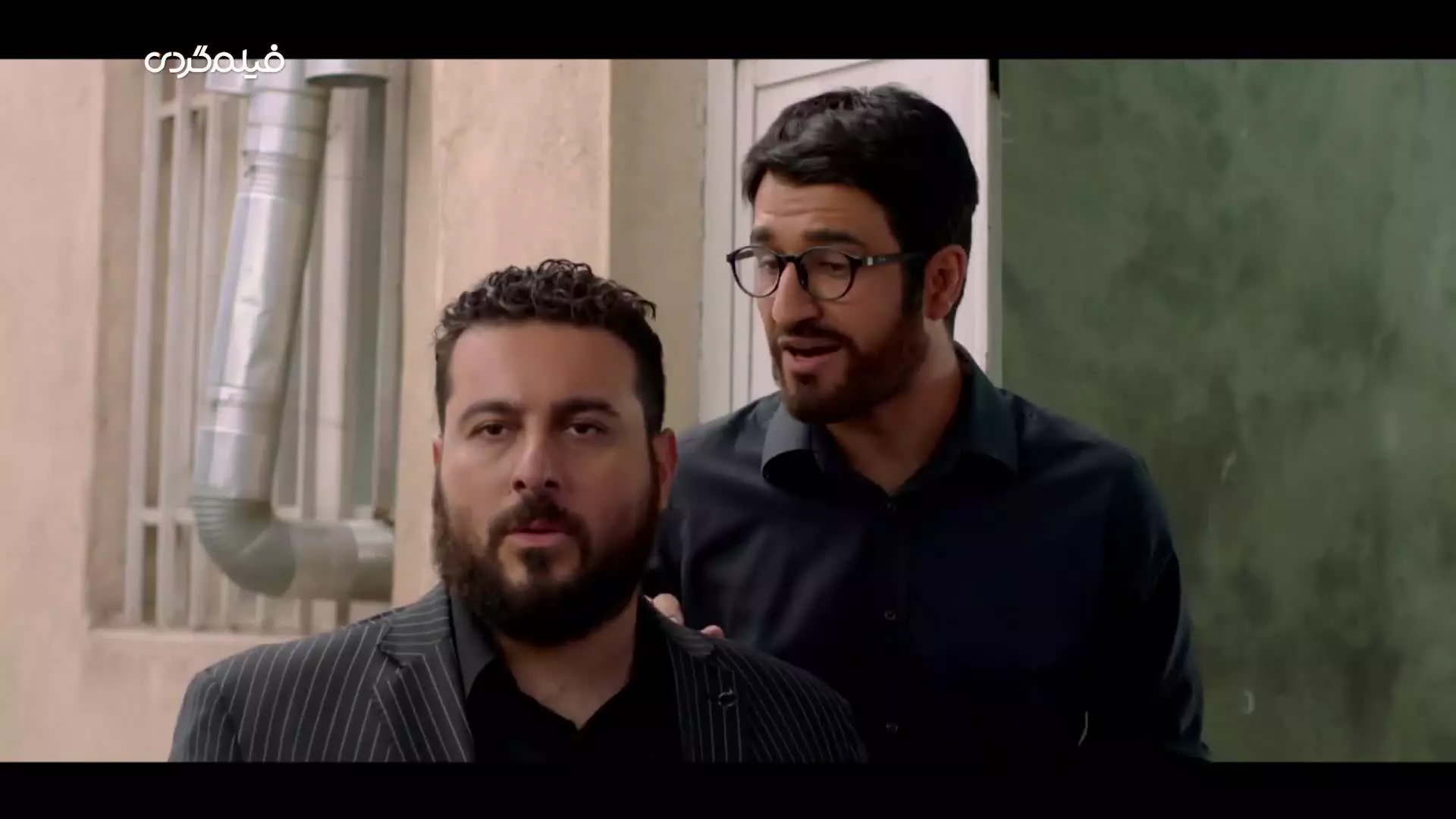 فیلم کمدی «لونه زنبور» با بازی محسن کیایی و پژمان جمشیدی + لینک دانلود رایگان در متن