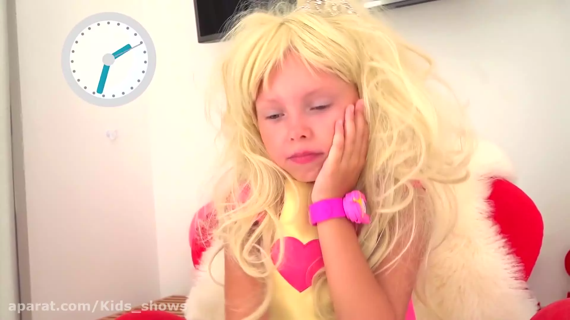 برنامه کودک -آلیس در آرایشگاه کودکان بازی می کند- بانوان سرگرمی کودک جدید