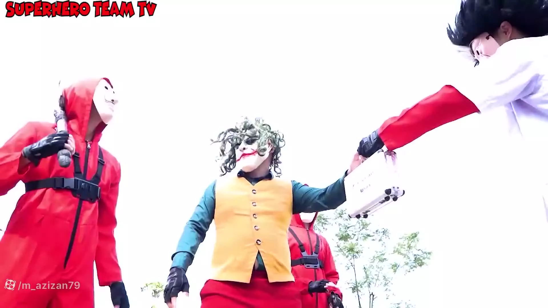 نبرد بامزه مرد عنکبوتی با شخصیت‌های کارتونی