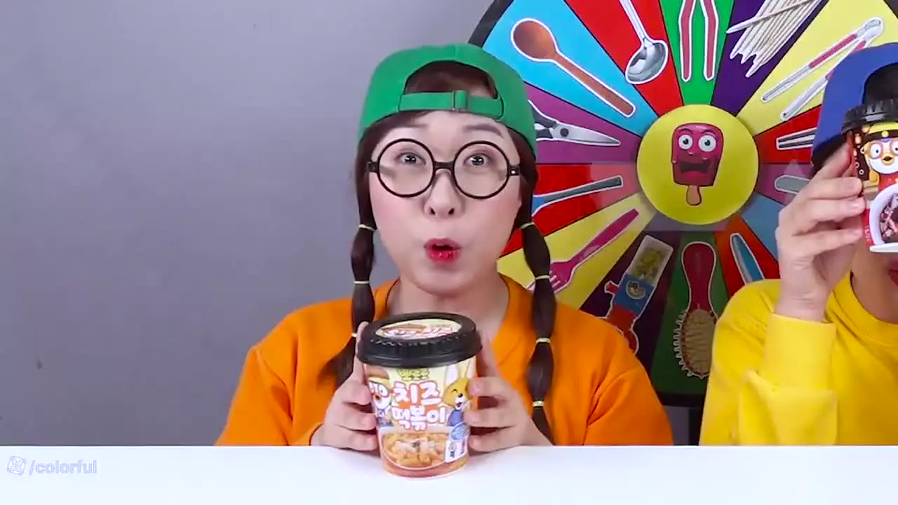 چالش غذاخوری دونا و دوستش؛ رقابت جذاب و سرگرم‌کننده