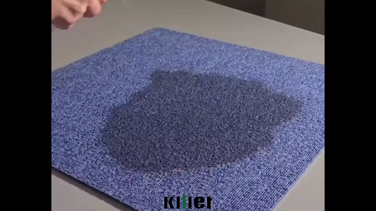 اما با یک اسپری مناسب و یک دستمال نرم، لکه خیلی راحت پاک می‌شود.