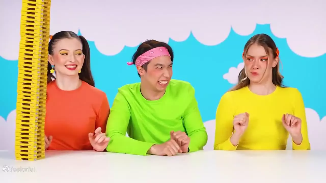 چالش غذاخوری خنده دار؛ مسابقه هیجان‌انگیز چالش ادامس هوبابوبا