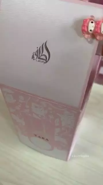 ادکلن یارا صورتی لطتفه