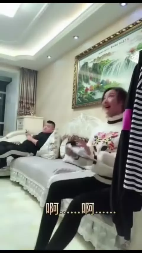 آمد زنش از برق گرفتگی نجات بده اخر خندس