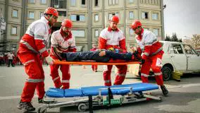    لحظه نجات جان مرد ۴۵ ساله با راهنمایی اپراتور هلال‌احمر