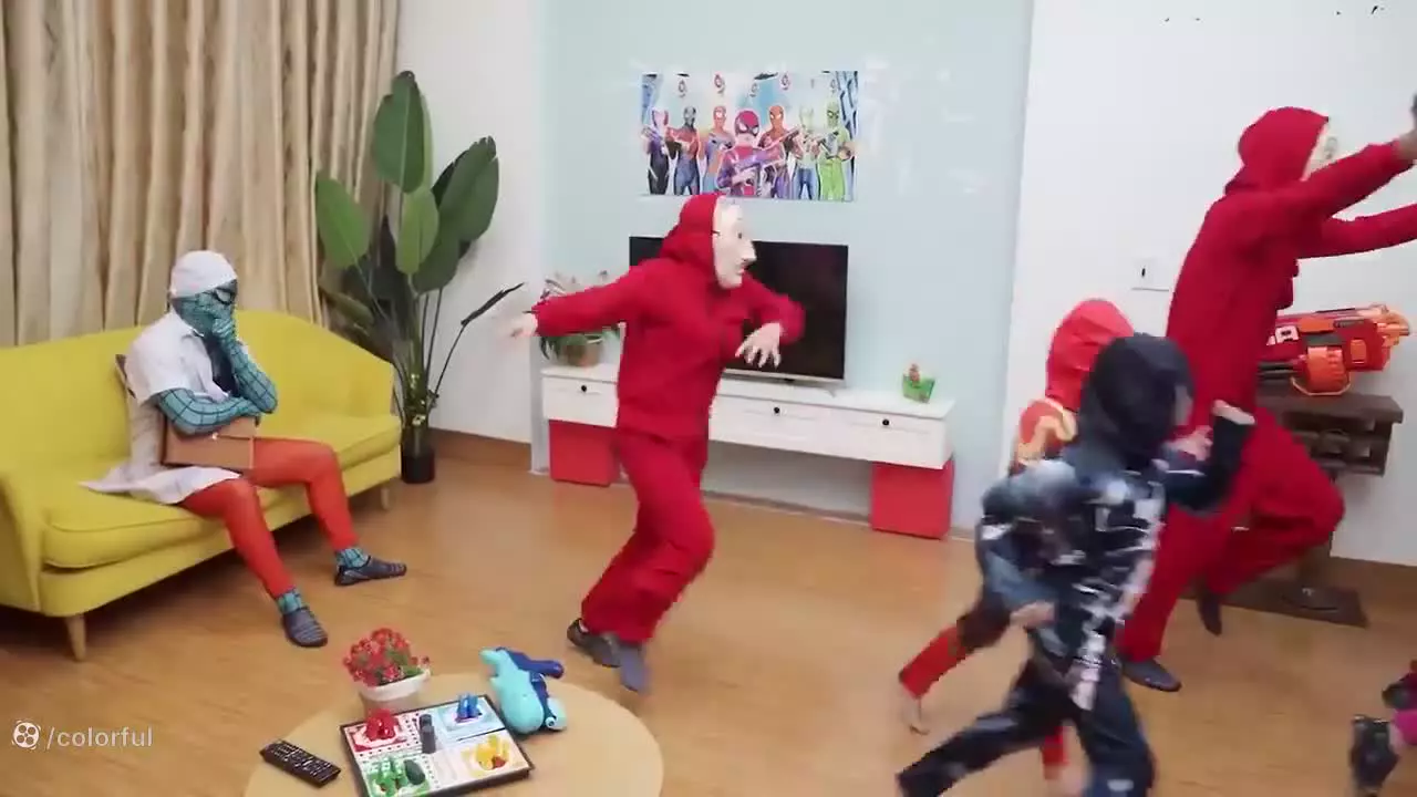 کارتون اسپایدرمن کودکانه؛ قسمت ویژه و طولانی