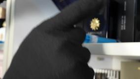 تمیز کردن عطر ها در عطرآمین