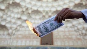 با اینکه دلار پایین آمده، اما الان همه چیز با دلار ۱۰۰ هزار تومانی محاسبه می‌شود! ۳۰ فروردین ۱۴۰۴