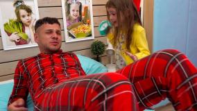 برنامه کودک ایوا و مامانی : چجوری بابا رو بیدار کنم / ایواشو سرگرمی تفریحی کودک