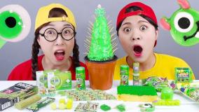 چالش غذایی جدید : چالش غذایی خنده دار / چالش چالش خوراکی های سبز دونا