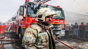 آتش‌سوزی هولناک انبار لوازم یدکی موتورسیکلت در خیابان مولوی! ۱۶ اردیبهشت ۱۴۰۴