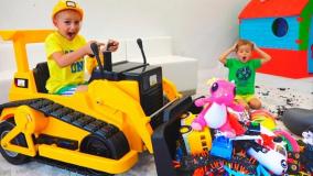 برنامه کودک ولاد و نیکیتا | Vlad and Niki | ولاد و نیکیتا و بازی با بیل مکانیکی!