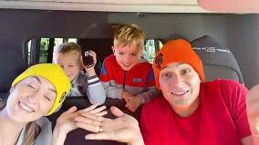 برنامه کودک ولاد و نیکیتا | Vlad and Niki | مسافرت و ترانه کودکانه با ولاد و نیکی!