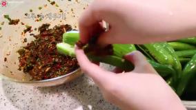 چالش فود اسمر - نودل سیاه و ترشی با ادویه جات
