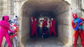 مرد عنکبوتی جدید - نبرد مرد عنکبوتی و اسپایدرمن