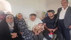 پدر ۸۰ ساله یزدی رکورد زد! تولد هشتمین فرزند در کهنسالی باورنکردنی| 18 خرداد 1404