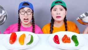 چالش غذای واقعی vs شکلاتی دونا - موکبانگ