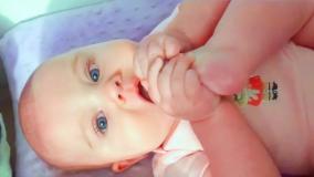 نینی کوچولو - کلیپ طنز کودکان بامزه