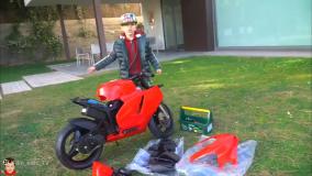 فیلم ماشین بازی کودکانه پسرانه - موتور سواری و ماشین بزرگ اسباب بازی