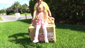 برنامه کودک روما و دیانا _ بازی دیانا با اتوبوس اسباب بازی جدید _ روما و دایانا